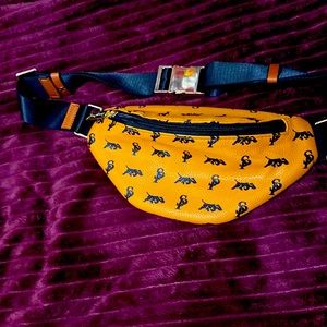 SnoopProof Smell Proof Fanny Pack